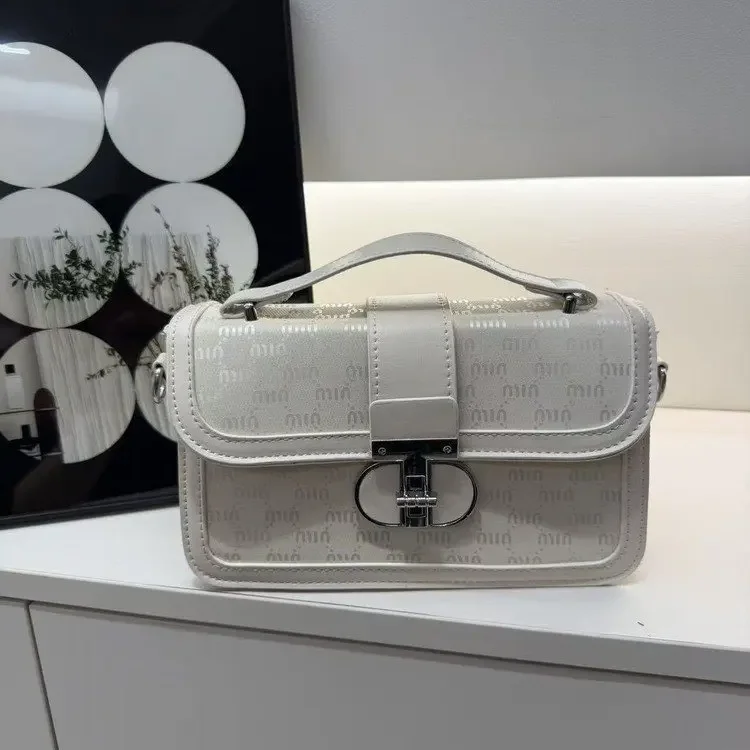 Luxury Lifestyle Handbags - 고급스럽고 우아한 여성 핸드백, 트렌디한 디자인의
